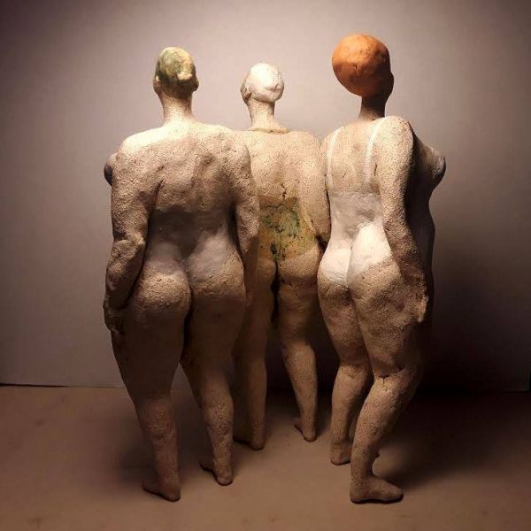 Three Girls, Together/ from back, 25 cm tall