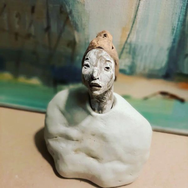 Small Woman, Bust, colorful clays,12 cm tall
